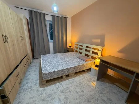 Tirane, jepet me qera 1+1 Kati 2, 55 m² 450 € 