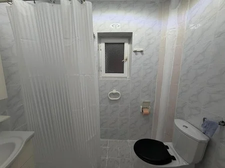 Tirane, jepet me qera 1+1 Kati 2, 55 m² 450 € 