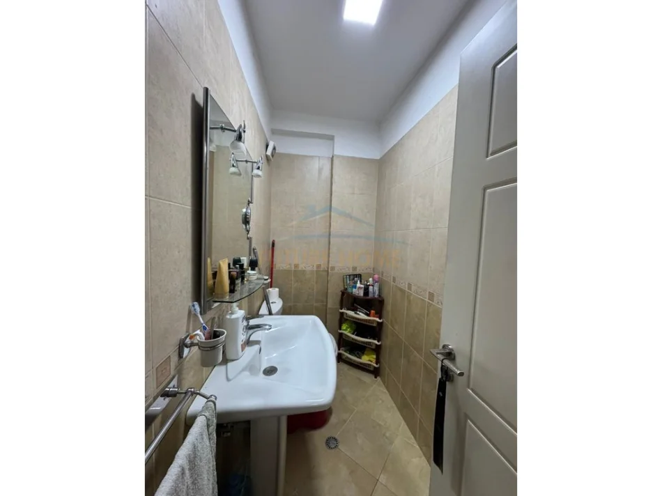 Tirane, shitet apartament 2+1 Kati 3, 116 m² 163.000 € (Yzberisht)