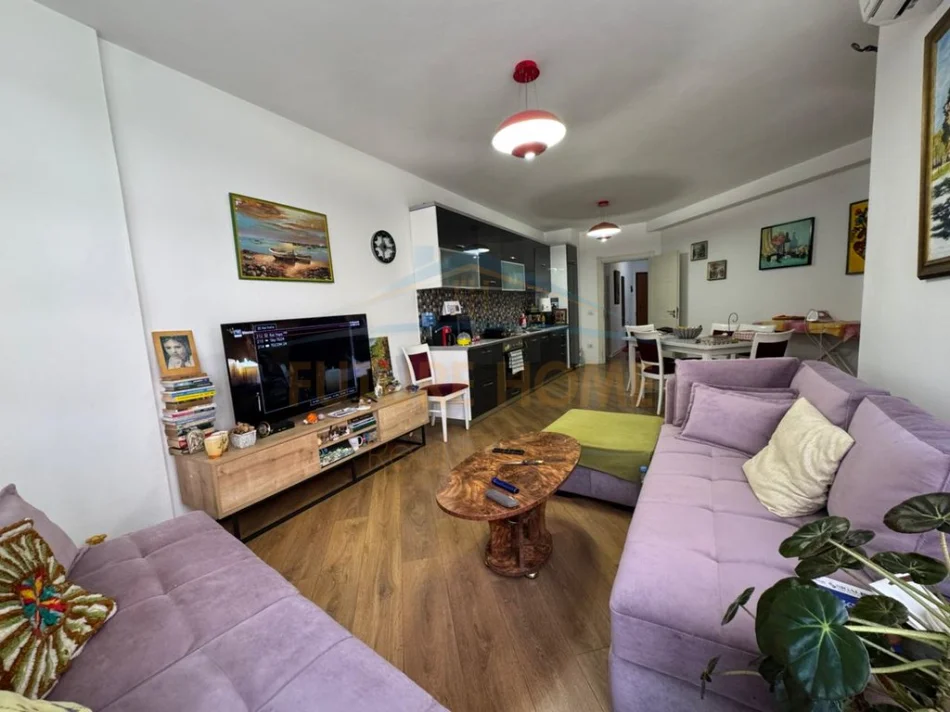 Tirane, shitet apartament 2+1+Aneks+Ballkon Kati 3, 116 m² 163.000 € (Yzberisht)