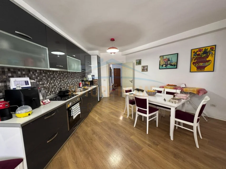 Tirane, shitet apartament 2+1 Kati 3, 116 m² 163.000 € (yzberisht)