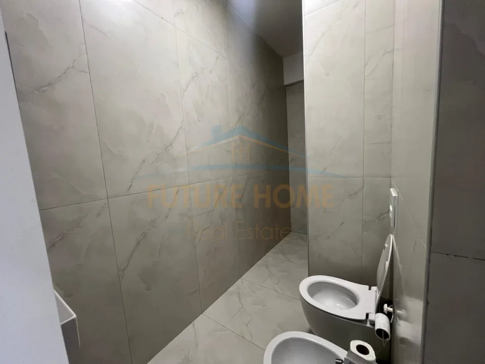 Tirane, jepet me qera apartament 1+1 Kati 3, 400 € (Rezidenca Oxa)