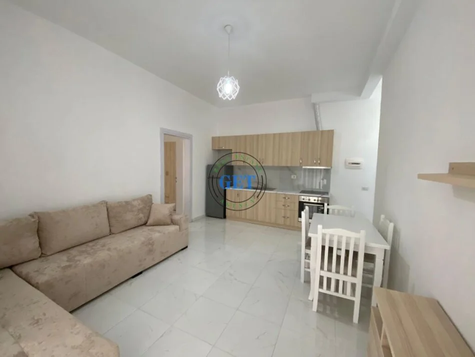 Durres, jepet me qera apartament 2+1 Kati 2, 85 m² 400 € (Plazh, Durres)