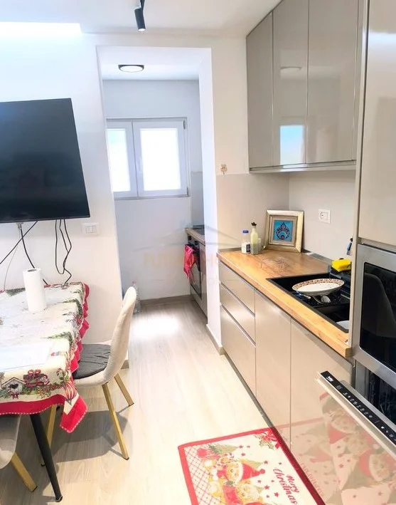 Tirane, shitet apartament 2+1 Kati 2, 78 m² 220.000 € (brryli)