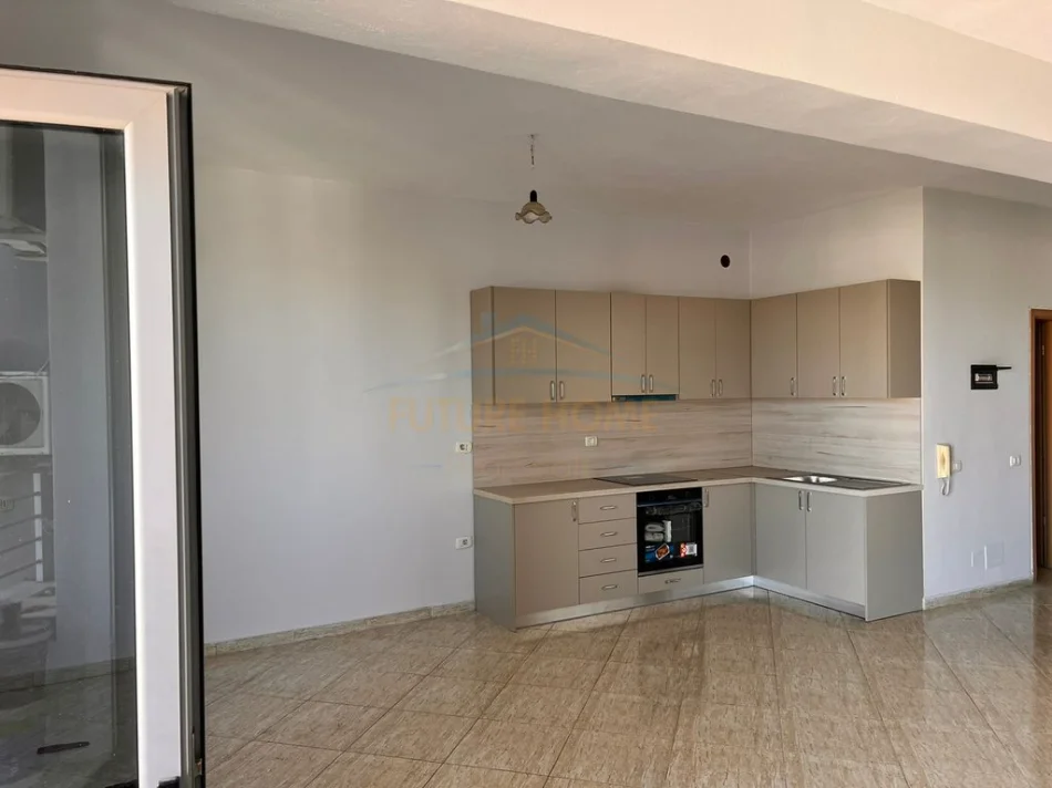 Tirane, jepet me qera apartament 2+1 Kati 6, 109 m² 600 € (Rruga e Kavajes)