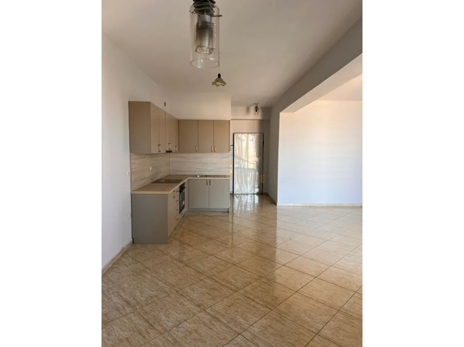 Tirane, jepet me qera apartament 2+1 Kati 6, 109 m² 600 € (Rruga e Kavajes)