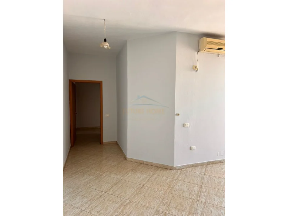 Tirane, jepet me qera apartament 2+1 Kati 6, 109 m² 600 € (Rruga e Kavajes)