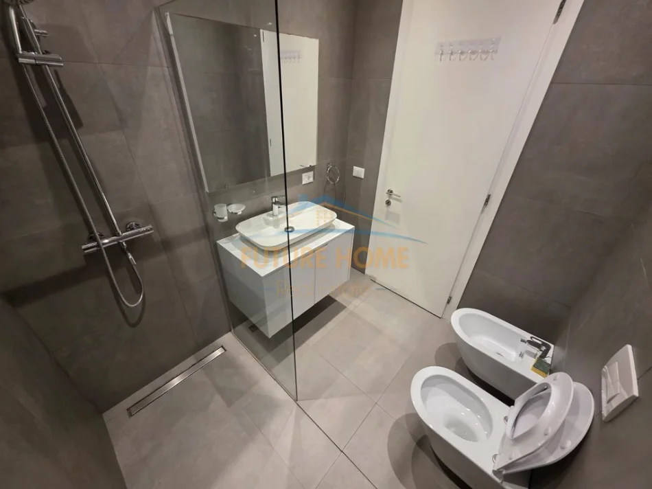 Tirane, jepet me qera apartament 1+1+Ballkon Kati 3, 72 m² 1.000 € (Kompleksi Delijorgji)