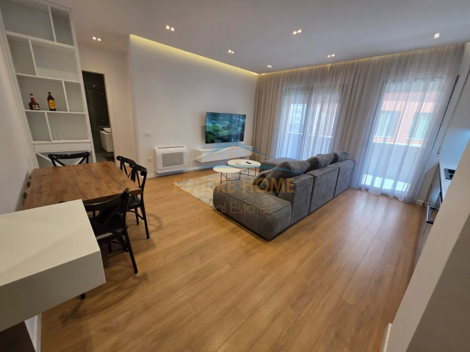 Tirane, jepet me qera apartament 1+1+Ballkon Kati 3, 72 m² 1.000 € (Kompleksi Delijorgji)
