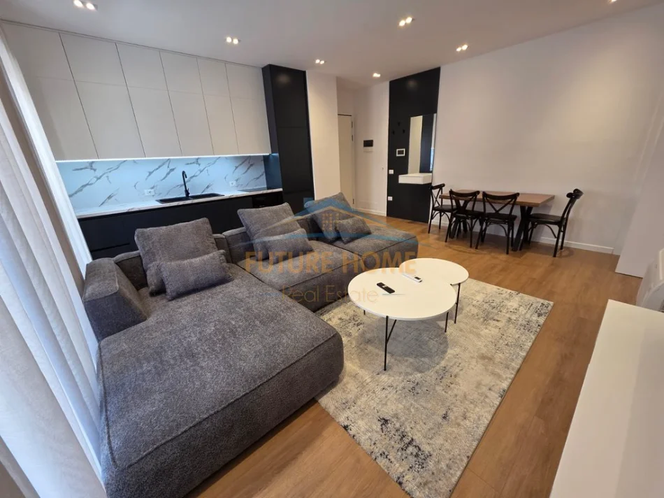 Tirane, jepet me qera apartament 1+1+Ballkon Kati 3, 72 m² 1.000 € (Kompleksi Delijorgji)
