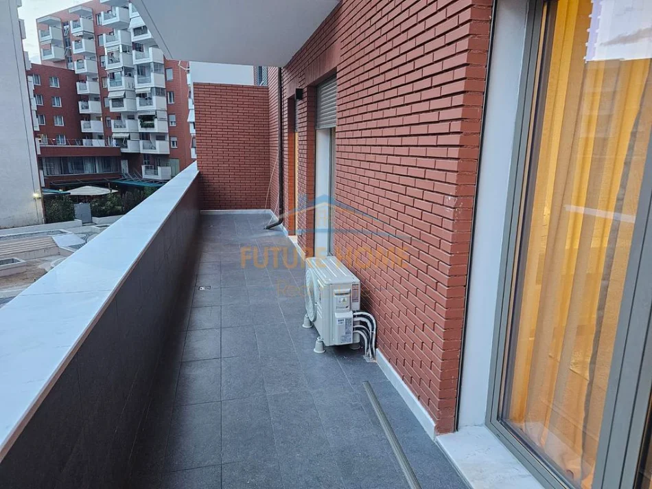 Tirane, jepet me qera apartament 1+1+Ballkon Kati 3, 72 m² 1.000 € (Kompleksi Delijorgji)