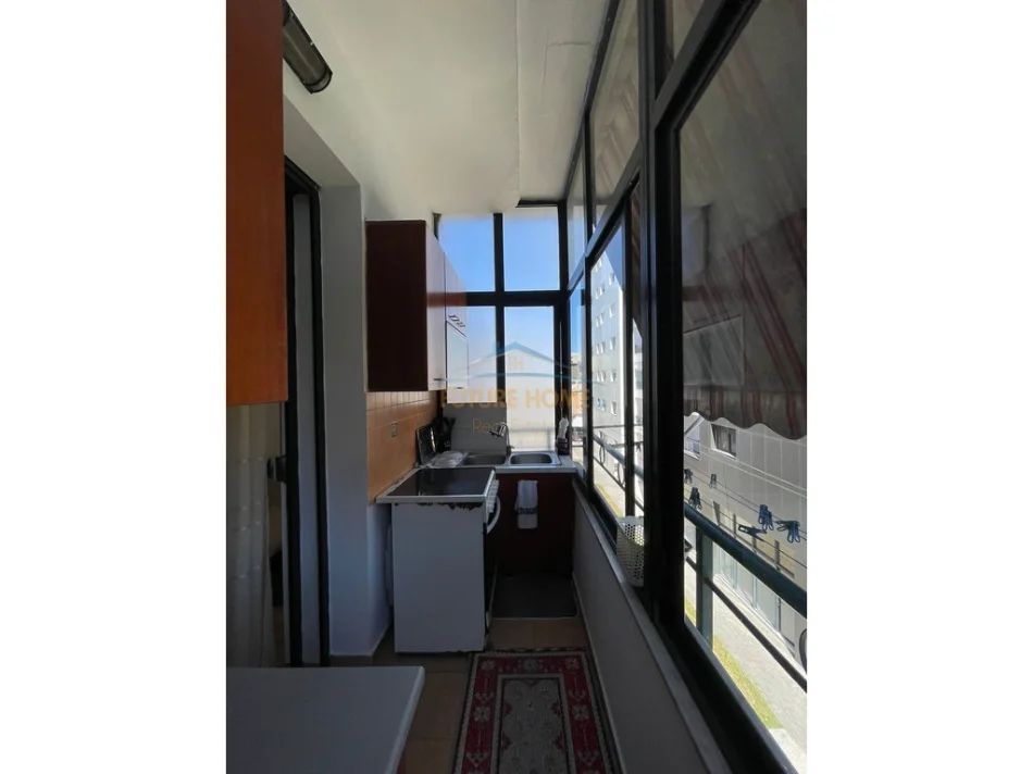 Tirane, jepet me qera apartament 2+1 Kati 3, 82 m² 700 € (Rruga e Durresit)