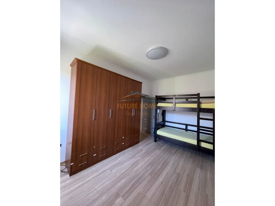 Tirane, jepet me qera apartament 2+1 Kati 3, 82 m² 700 € (Rruga e Durresit)