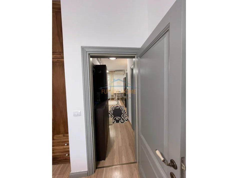 Tirane, jepet me qera apartament 2+1 Kati 3, 82 m² 700 € (Rruga e Durresit)