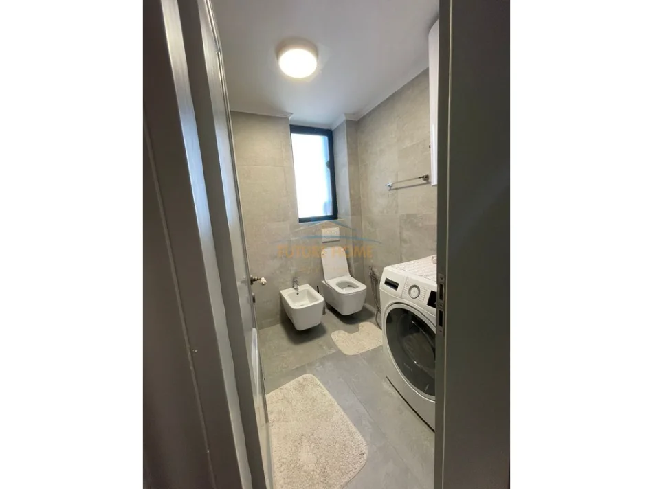 Tirane, jepet me qera apartament 2+1 Kati 3, 82 m² 700 € (Rruga e Durresit)