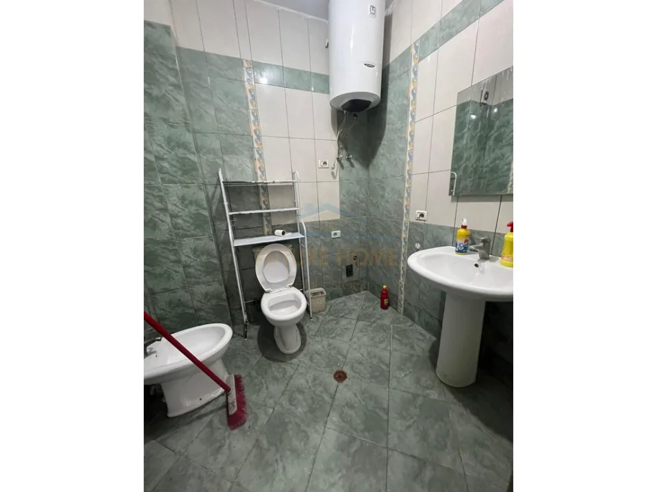 Tirane, shitet apartament 1+1 Kati 7, 63 m² 112.000 € (prane Arc Hotel, Astir)