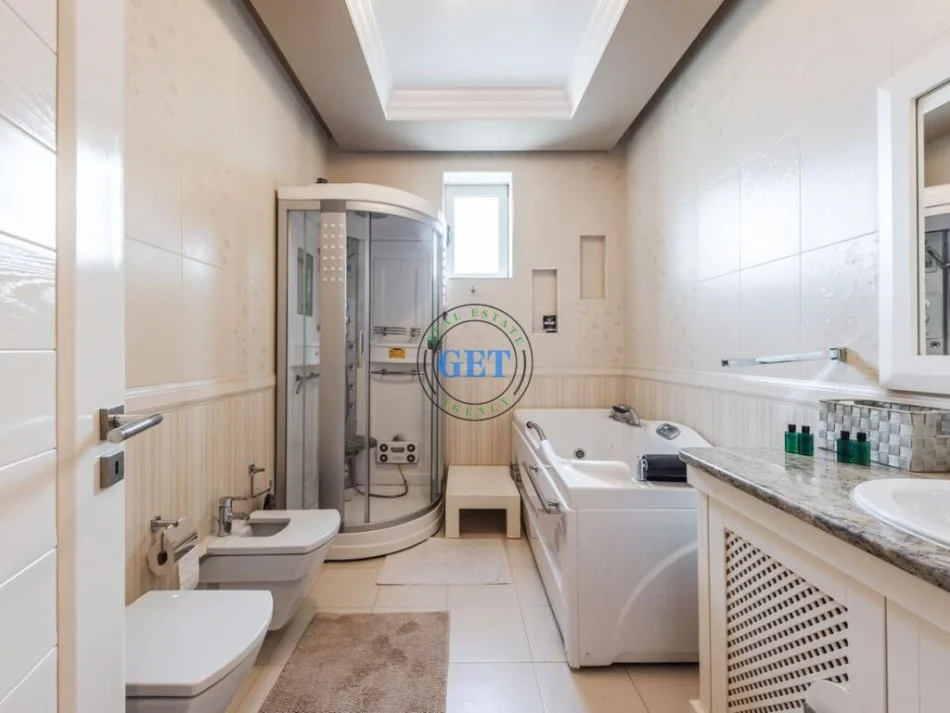 Durres, shitet apartament duplex 1+1 Kati 8, 290 m² (Pallati Sportit,Durres)