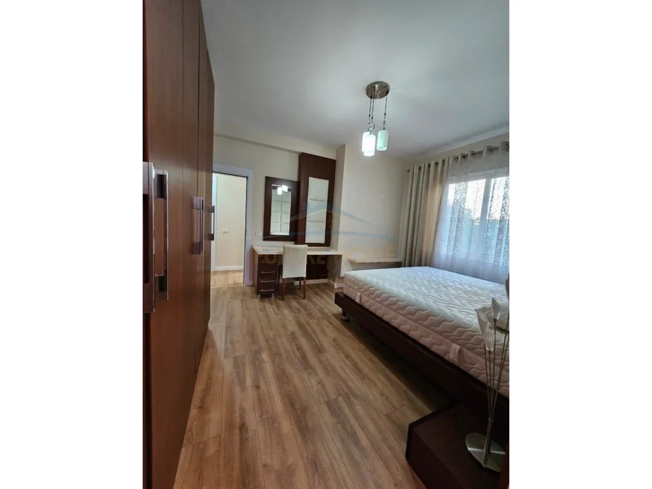 Tirane, shitet apartament 2+1 Kati 3, 98 m² 234.000 € (Rruga Mine Peza)