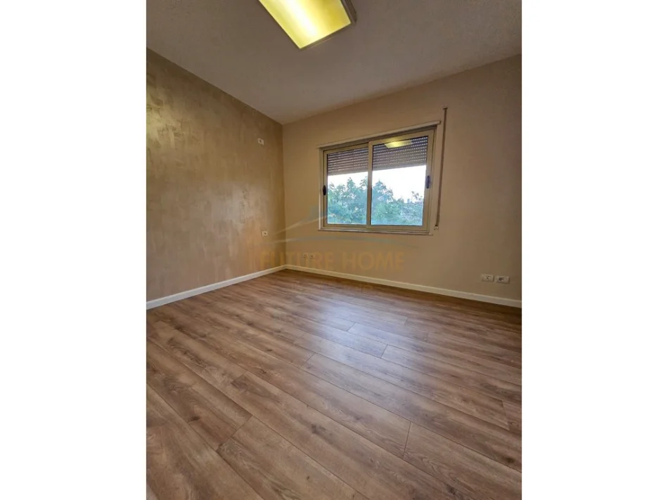 Tirane, shitet apartament 2+1 Kati 3, 98 m² 234.000 € (Mine Peza, Tiranë)