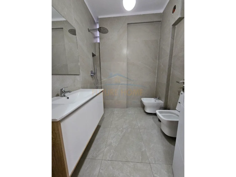 Tirane, shitet apartament 2+1 Kati 3, 98 m² 234.000 € (Rruga Mine Peza)