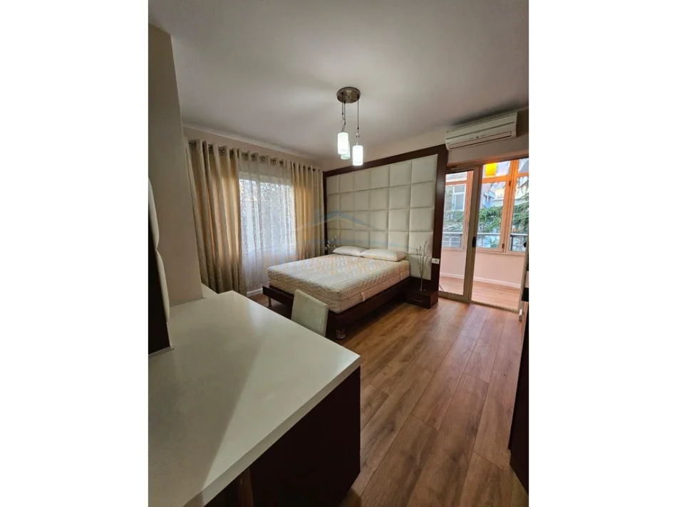 Tirane, shitet apartament 2+1 Kati 3, 98 m² 234.000 € (Rruga Mine Peza)