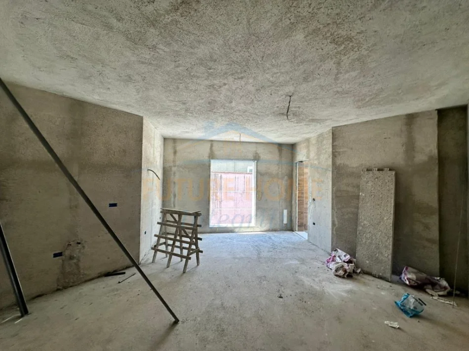 Tirane, shitet apartament 2+1+2 Kati 1, 99 m² 239.700 € (Shkolla e Baletit, prane Rruges se Elbasanit)