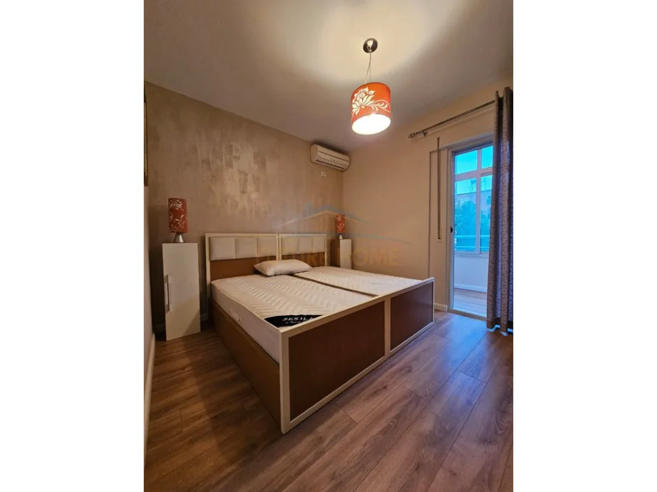 Tirane, shitet apartament 1+1 Kati 3, 57 m² 163.000 € (Golden Tower)