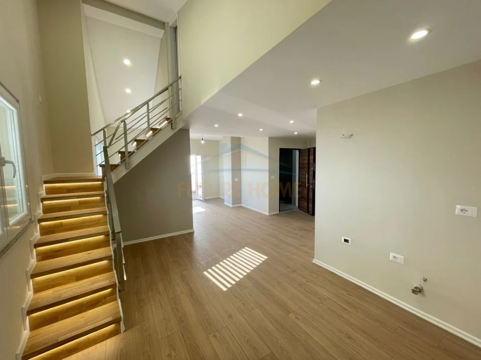 Tirane, shitet apartament duplex Dublex Kati 4, 73 m² 170.000 € (Fresk)