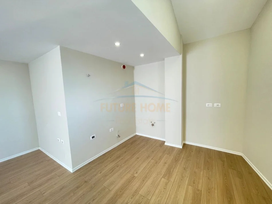 Tirane, shitet apartament duplex Dublex Kati 4, 73 m² 170.000 € (Fresk)