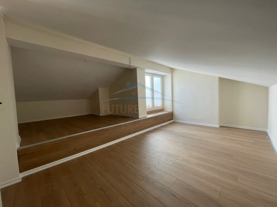 Tirane, shitet apartament 2+1+Ballkon Kati 3, 72 m² 170.000 € 