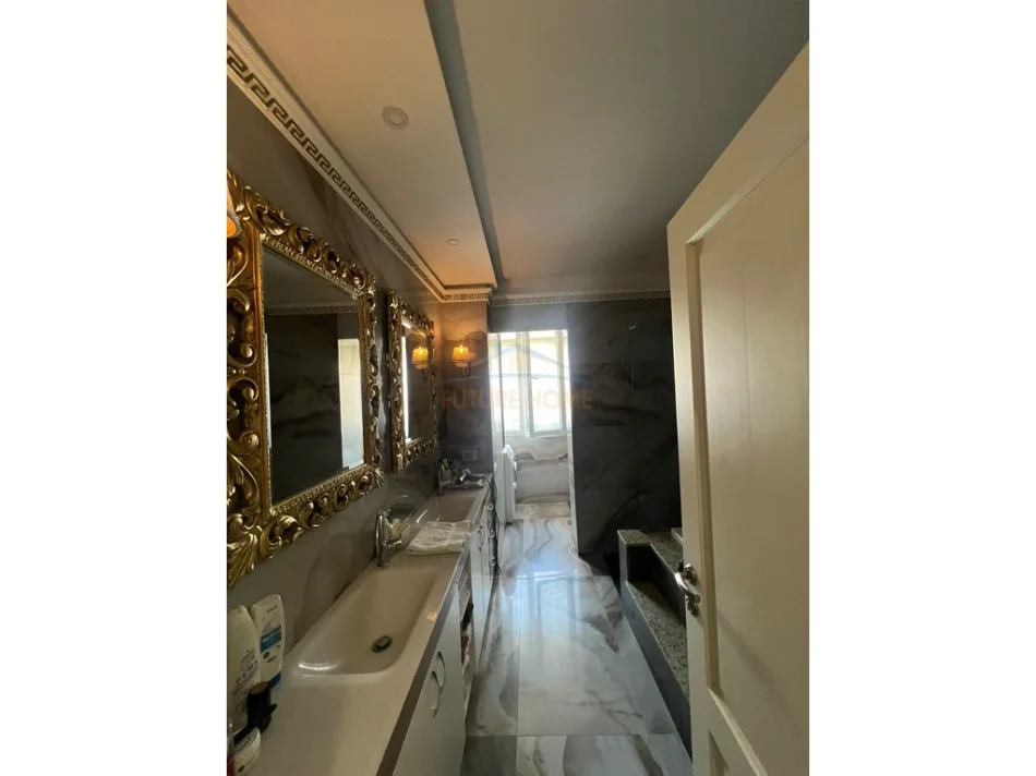 Tirane, shitet apartament 3+1 Kati 3, 126 m² 305.000 € (Komuna e parisit)
