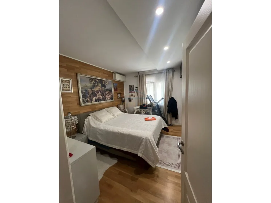 Tirane, shitet apartament , 126 m² 305.000 € (Komuna e Parisit)