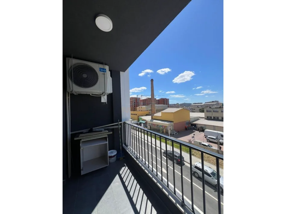 Tirane, jepet me qera apartament 2+1 Kati 2, 104 m² 800 € (5 Maji)