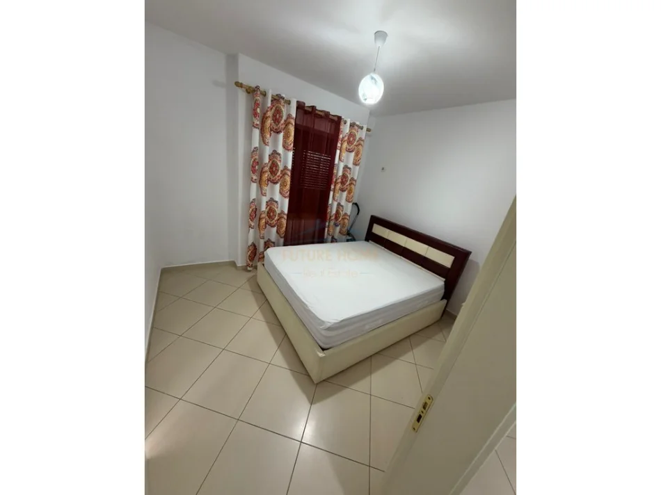 Tirane, jepet me qera apartament 2+1 Kati 4, 76 m² 550 € (casa italia)
