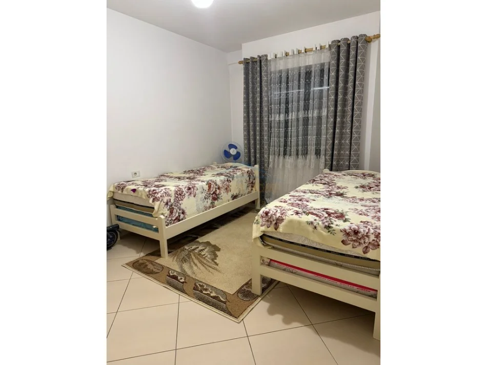 Tirane, jepet me qera apartament 2+1 Kati 4, 76 m² 550 € (casa italia)