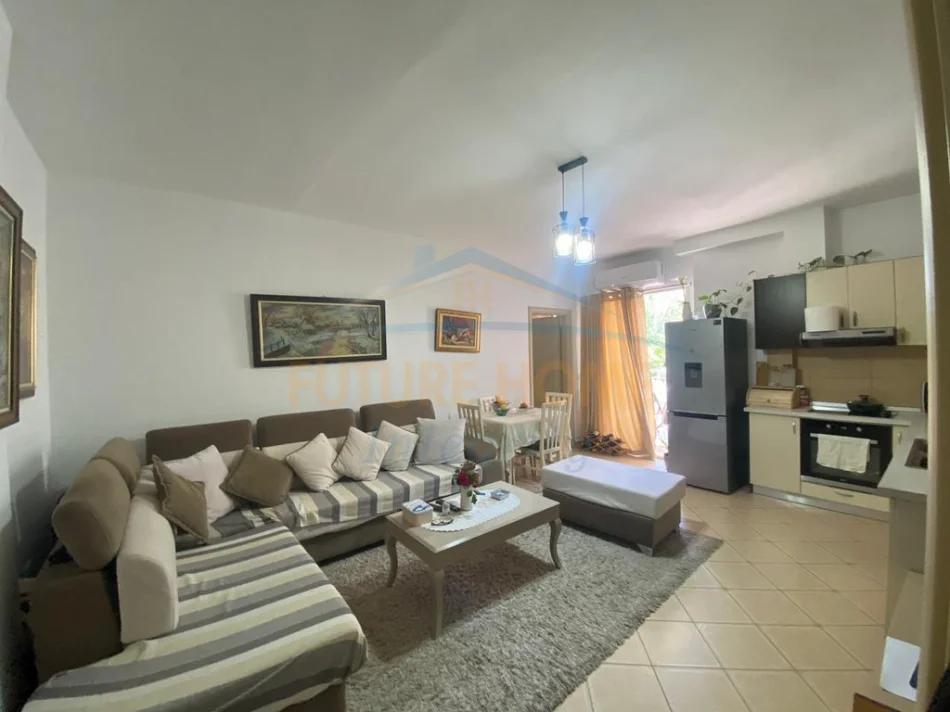 Tirane, shitet apartament 2+1 Kati 3, 88 m² 130.000 € (Rruga Sali Nela, Fresk)