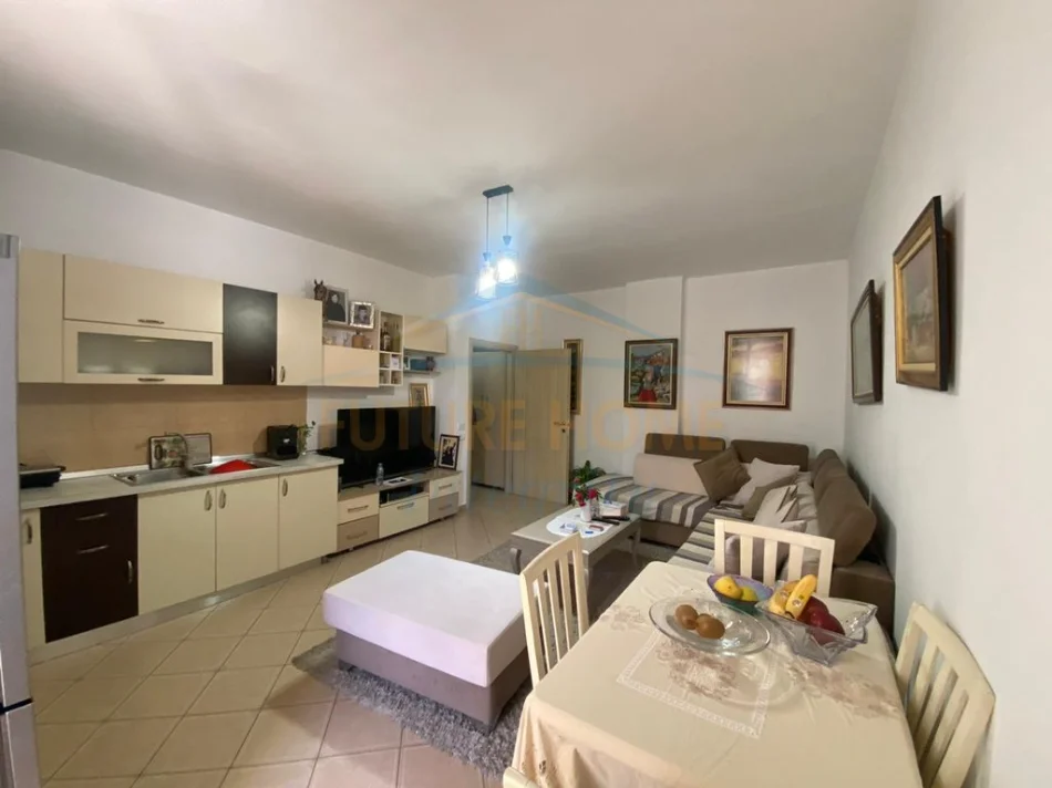 Tirane, shitet apartament 2+1 Kati 3, 88 m² 130.000 € (Rruga Sali Nela, Fresk)