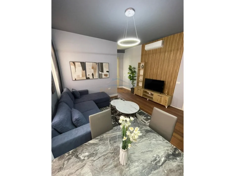 Tirane, jepet me qera apartament 2+1+Ballkon Kati 1, 84 m² 600 € (KOPESHTI BOTANIK)