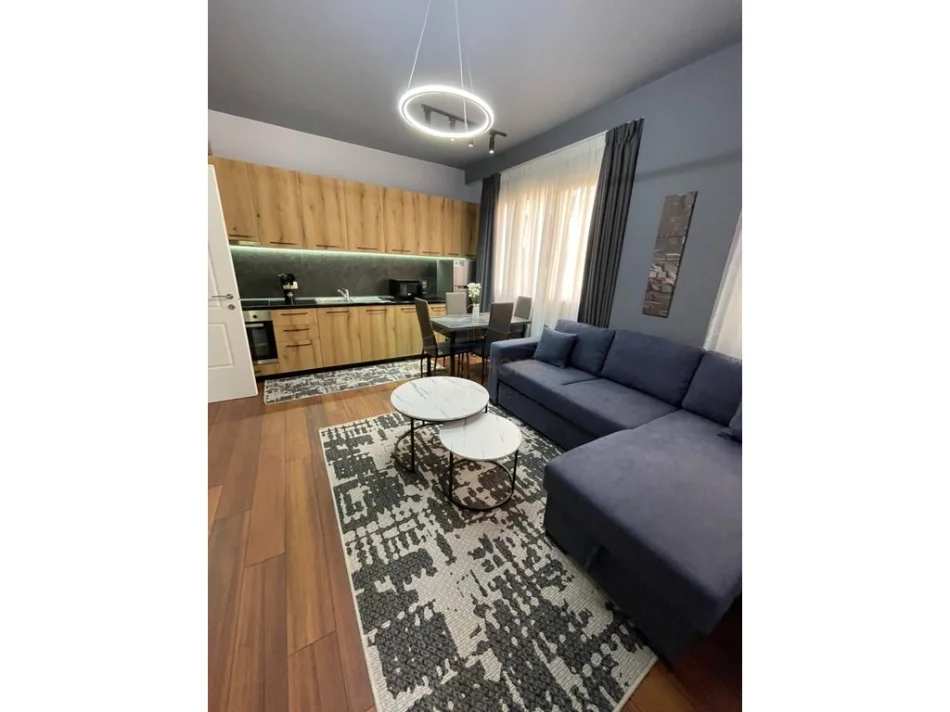 Tirane, jepet me qera apartament 2+1+Ballkon Kati 1, 84 m² 600 € (KOPESHTI BOTANIK)