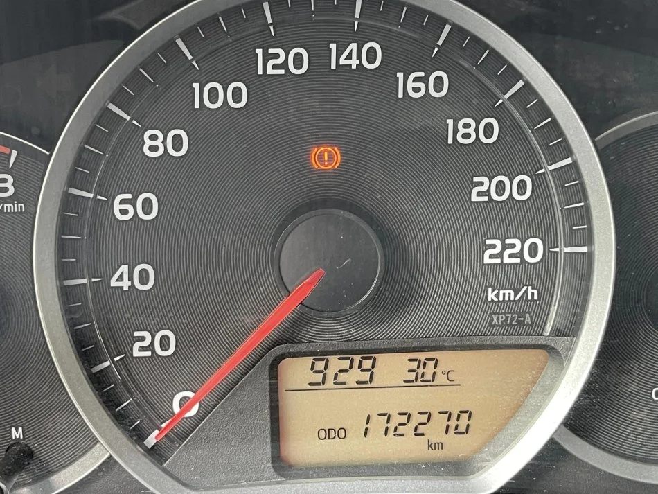 Tirane, shes makine TOYOTA YARIS Benzin, vishnje manuale Klima 172.000 km 5.790 €