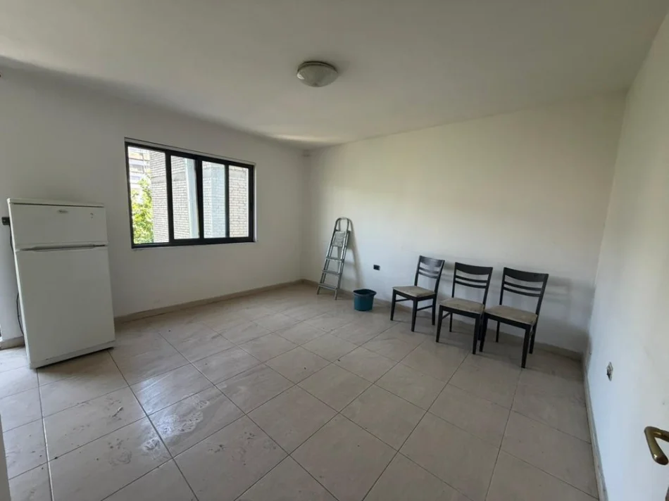 Tirane, shitet apartament 2+1 Kati 4, 65 m² 155.000 € (Bulevardi Bajram Curri)