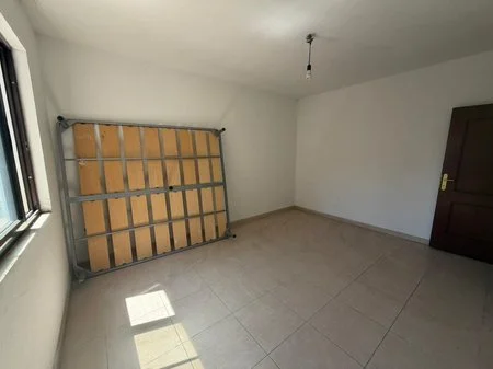 Tirane, shitet apartament 2+1+Ballkon Kati 4, 65 m² 155.000 € (Bulevardi Bajram Curri)