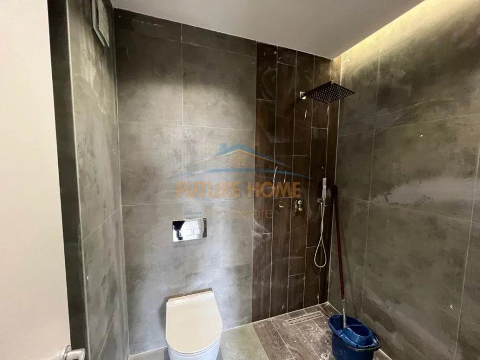Tirane, jepet me qera apartament 3+1 Kati 4, 132 m² 800 € (Unaza e Re)