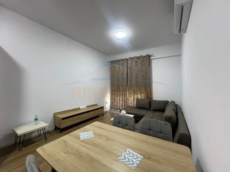Tirane, jepet me qera apartament 1+1+Ballkon , 54 m² 400 € (Fresk)