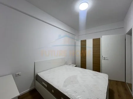 Tirane, jepet me qera apartament 1+1+Ballkon , 54 m² 400 € (Fresk)