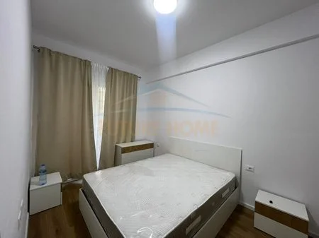 Tirane, jepet me qera apartament 1+1+Ballkon Kati 3, 54 m² 400 € (Fresk)