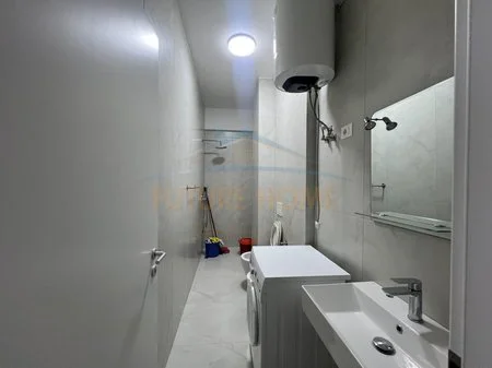 Tirane, jepet me qera apartament 1+1+Ballkon , 54 m² 400 € (Fresk)