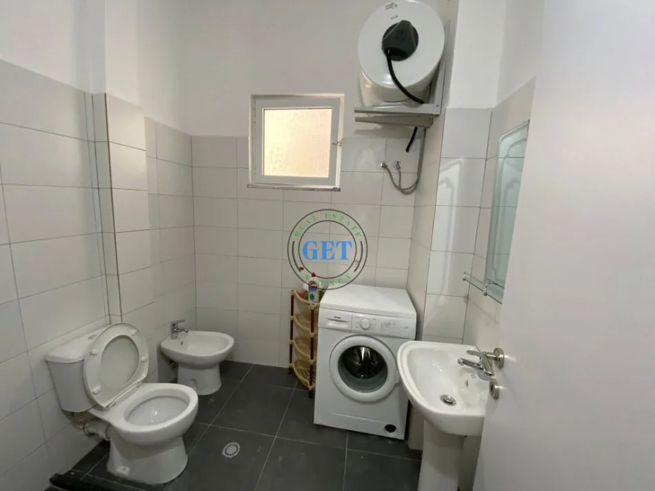 Durres, jepet me qera apartament 2+1 Kati 2, 85 m² 400 € (Plazh, Durres)