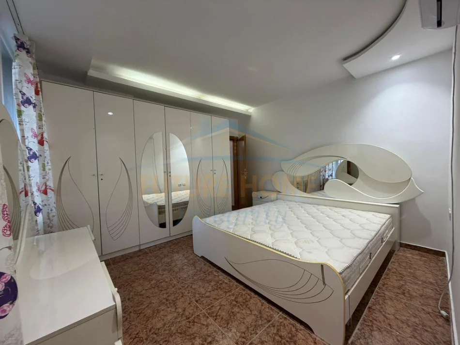 Tirane, jepet me qera apartament 2+1 Kati 1, 111 m² 650 € (Shkolla e Baletit)