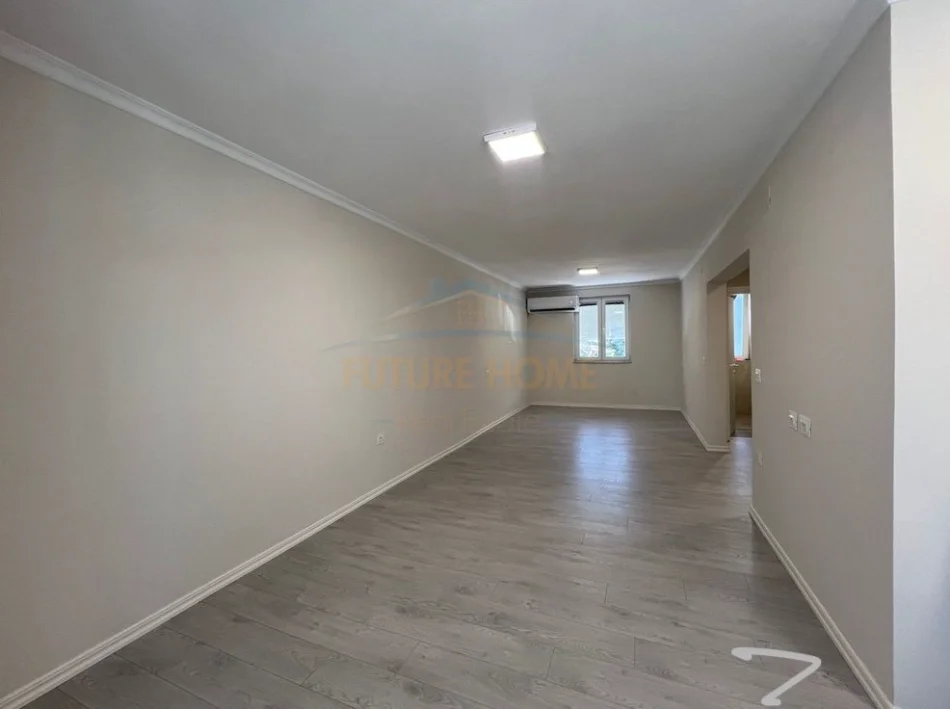 Tirane, jepet me qera zyre Kati 1, 69 m² 800 € (21 Dhjetori)